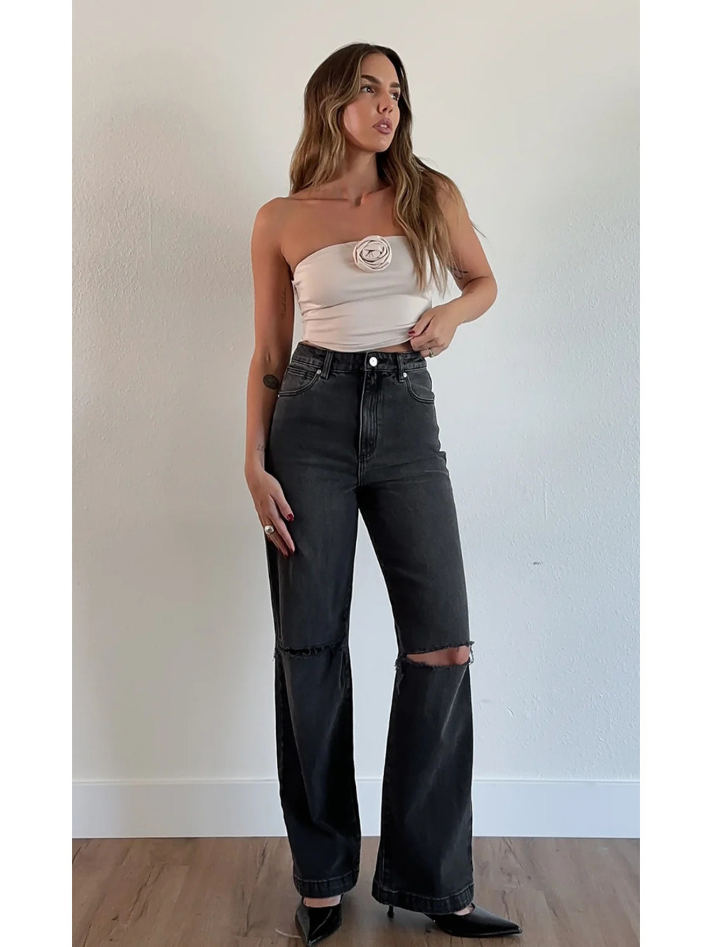 Abrand Jeans A '94 High & Wide Black Distressed Raw Hem Jeans Size 25